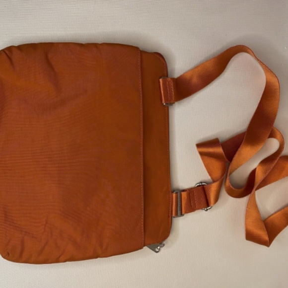 Baggallini Crossbody Purse Bag Orange Nylon Compact Lightweight Travel Bag - Picture 4 of 12